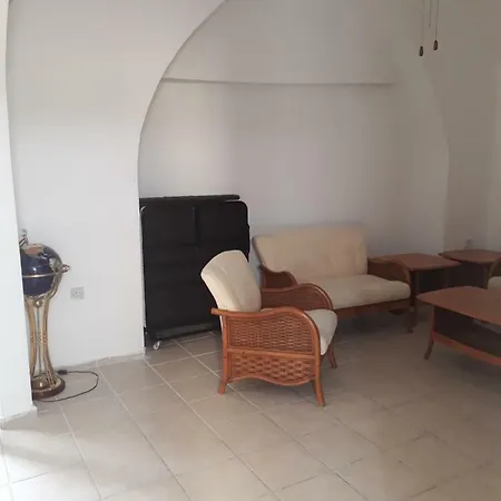 בית נופש Horbour House קיירניה